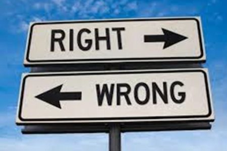  ...><(((‘>  *Right*  <’)))><...